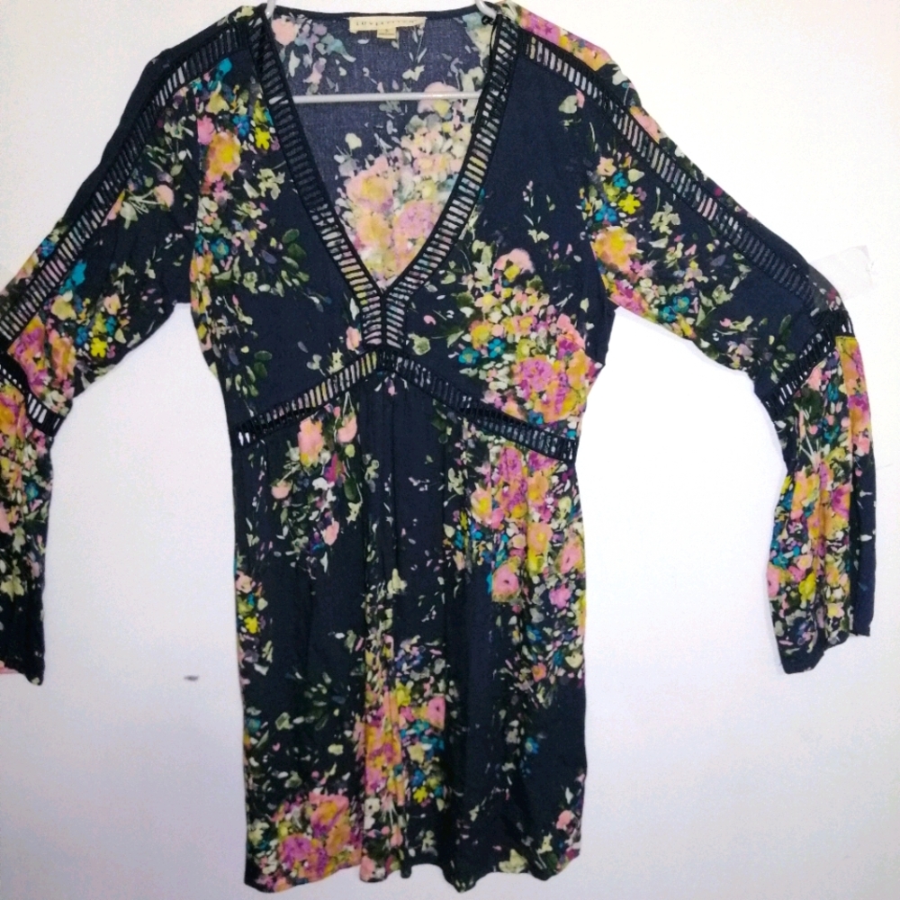 Love stitch floral dress with open details